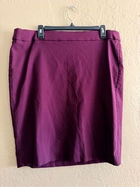 Elle Plum Pencil Skirt